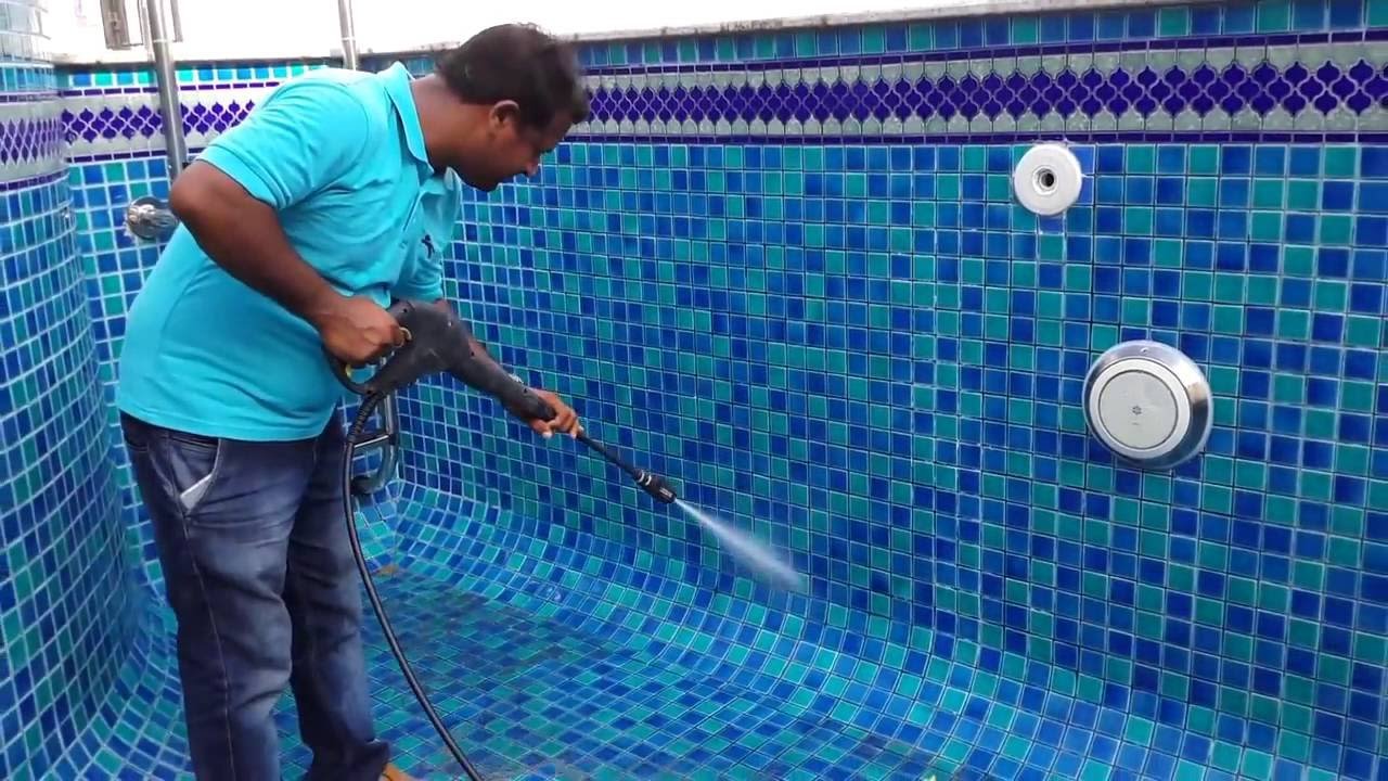 Routine Pool Maintenance and Cleaning